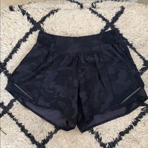 Lululemon shorts, black grey camo